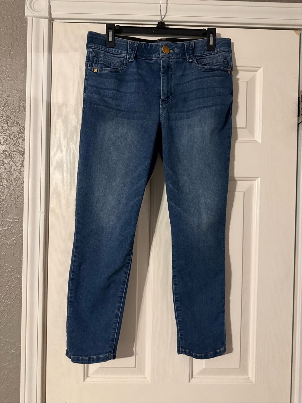 Democracy Medium Blue Ankle Crop Jeans